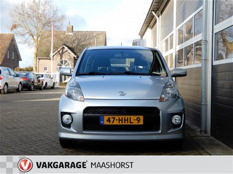 Daihatsu Sirion 2 - 1.3-16V Exclusive /automaat/trekhaak/parkeersensoren/airco - 1