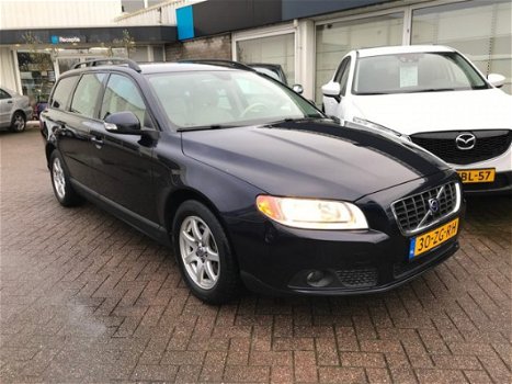 Volvo V70 - 2.5T Kinetic Clima Cruise Navi 133.706km - 1