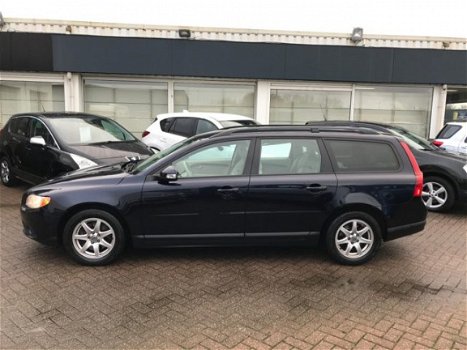 Volvo V70 - 2.5T Kinetic Clima Cruise Navi 133.706km - 1