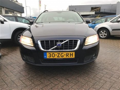 Volvo V70 - 2.5T Kinetic Clima Cruise Navi 133.706km - 1