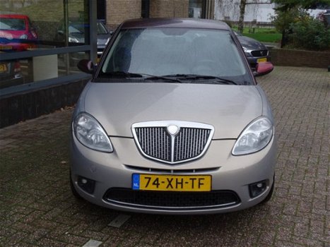 Lancia Y(psilon) - Ypsilon 1.4-16V PLATINO - 1