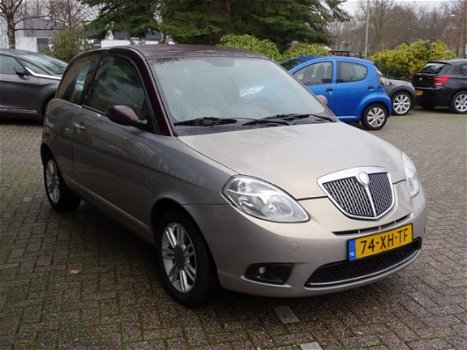 Lancia Y(psilon) - Ypsilon 1.4-16V PLATINO - 1