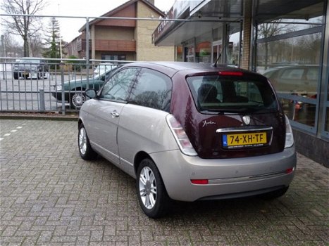 Lancia Y(psilon) - Ypsilon 1.4-16V PLATINO - 1