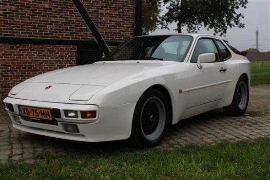 Porsche 944 - Type 2 targa - 1