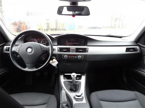 BMW 3-serie - 318i Business Line - 1