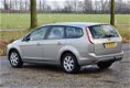 Ford Focus Wagon - 1.6 Trend / bekende historie / airco / cruise / trekhaak - 1 - Thumbnail