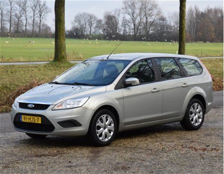 Ford Focus Wagon - 1.6 Trend / bekende historie / airco / cruise / trekhaak - 1