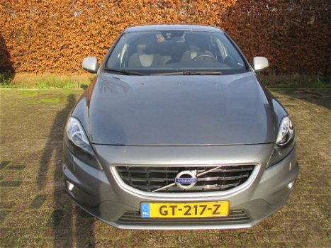 Volvo V40 - 2.0 D2 R-Design Business NAVI - 1