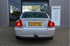 Volvo S60 - 2.4 140pk Momentum / Navigatie / Trekhaak / Stoelverwarming / Clima / Regensensor / Half