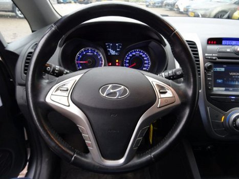 Hyundai ix20 - 1.4i Go / Navigatie / Trekhaak / Parkeercamera / Airconditioning / incl. Set Winterwi - 1