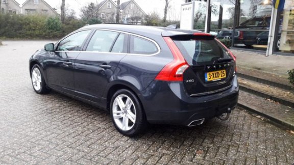 Volvo V60 - 2.4 D6 AWD Plug-In Hybrid Summum / Adaptieve cruise control / half tarief MRB / - 1