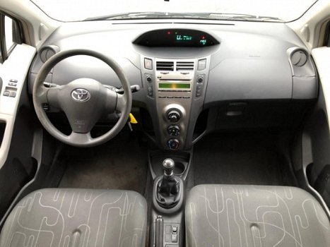 Toyota Yaris - 1.3 VVTi Comfort Airco in nieuwstaat 1STE eigenaar - 1