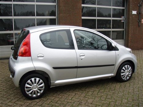 Peugeot 107 - 1.0-12V XS - 1