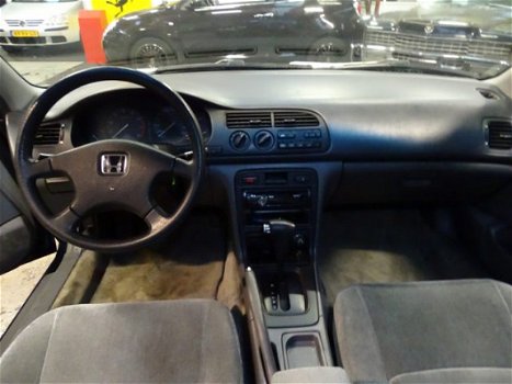 Honda Accord Coupé - 2.0i LS Automaat Airco Nap 182365 km - 1