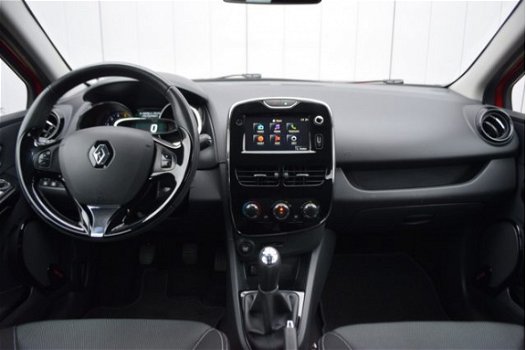 Renault Clio - 1.5 DCi ECO Expression Full Map Navi, Afn. Trekhaak, PDC, 16Inch LMV, Airco - 1