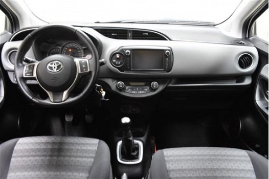 Toyota Yaris - 1.0 VVT-I Trend 5D [ Navi Camera Clima Cruise ] - 1