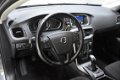 Volvo V40 - 2.0 D2 Kinetic [ DVD speler navigatie lm velgen cruise ] - 1 - Thumbnail