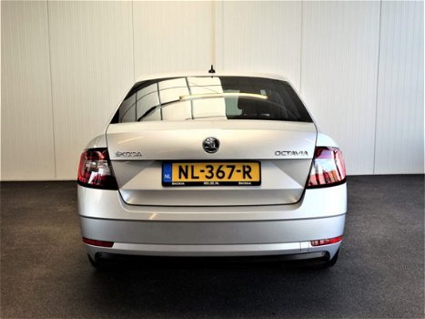 Skoda Octavia - 1.6 TDI 110pk Greentech DSG Ambition Business - 1