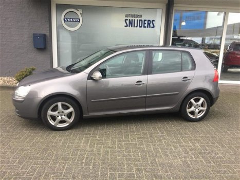 Volkswagen Golf - 1.6 TRENDLINE - 1