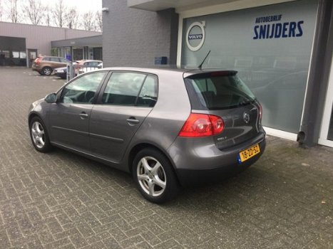 Volkswagen Golf - 1.6 TRENDLINE - 1