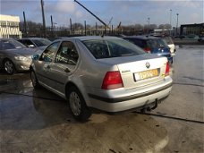 Volkswagen Bora - 1.6 -16V Comfortline