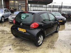 Toyota Aygo - 1.0 12v