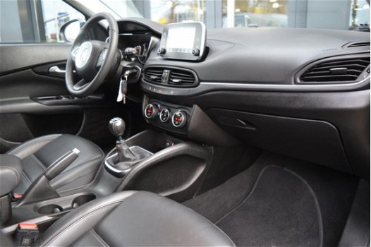Fiat Tipo. - Hatchback 1.4 Turbo 120pk Business Lusso | Navi | Leer - 1