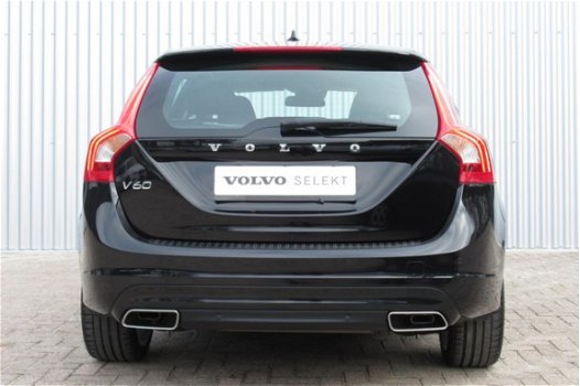 Volvo V60 - D4 190pk GT Verwarmbare voorruit & voorstoelen Park Assist Navi - 1