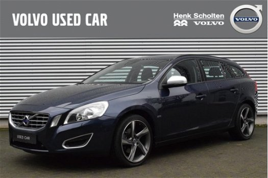 Volvo V60 - T3 150pk R-Design, Trekhaak, Cruise Control, Stoelverwarming - 1