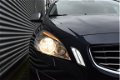 Volvo V60 - T3 150pk R-Design, Trekhaak, Cruise Control, Stoelverwarming - 1 - Thumbnail