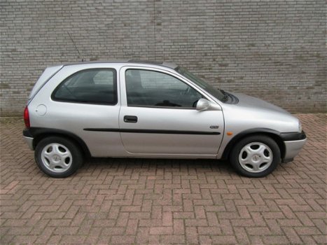 Opel Corsa - 1.6i-16V GSi - 1