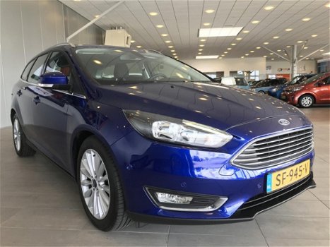 Ford Focus - 125pk Titanium Park Assist, Navigatie, Voorruit verwarming - 1