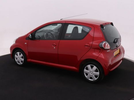 Toyota Aygo - 1.0-12V Comfort Navigator * AIRCO * NAVIGATIE * ELEKTR RAMEN * CENTR VERGR *5DRS * | N - 1