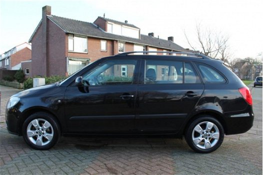 Skoda Fabia Combi - 1.4-16V Ambiente // AIRCO // TREKHAAK // - 1