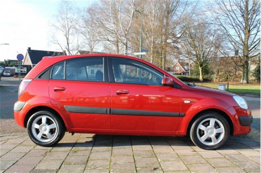 Kia Rio - 1.6 CVVT X-ecutive // 5-DRS // CLIMA // - 1