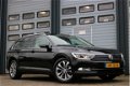 Volkswagen Passat Variant - 1.6 TDI Business Edition Led Trekhaak Navigatie Chroom PrivacyGlass Pdc - 1 - Thumbnail