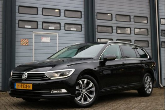 Volkswagen Passat Variant - 1.6 TDI Business Edition Led Trekhaak Navigatie Chroom PrivacyGlass Pdc - 1