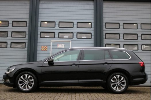 Volkswagen Passat Variant - 1.6 TDI Business Edition Led Trekhaak Navigatie Chroom PrivacyGlass Pdc - 1