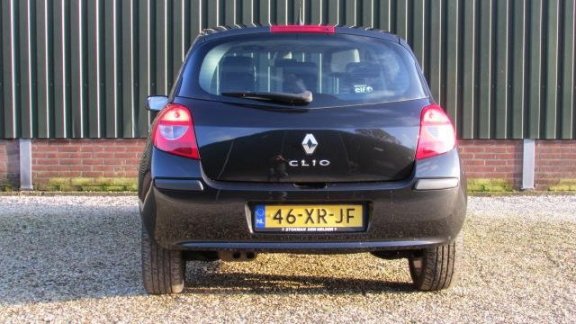 Renault Clio - 2.0-16V Dynamique S /5 drs/Nieuw Model - 1