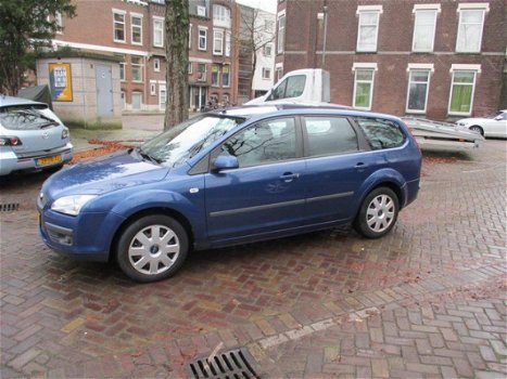 Ford Focus Wagon - 1.6-16V Trend rijd goed met apk - 1