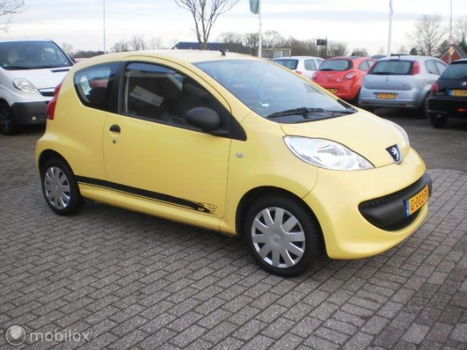 Peugeot 107 - 1.0-12V XR - 1