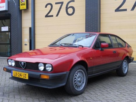 Alfa Romeo GTV - 2.0 - 1