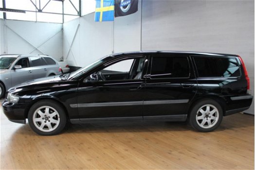 Volvo V70 - 2.4 - BTW Auto - Youngtimer - Zeer nette staat - 1