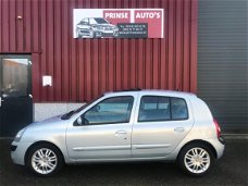 Renault Clio - 1.6-16V Initiale