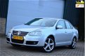 Volkswagen Jetta - 1.6 FSI Sportline / NAVI / Mooie auto - 1 - Thumbnail