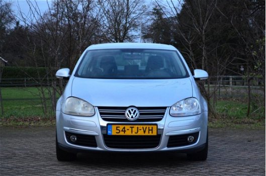 Volkswagen Jetta - 1.6 FSI Sportline / NAVI / Mooie auto - 1