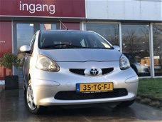 Toyota Aygo - 1.0 12V VVT-I 3DRS Plus | Airco, 2e eigenaar, Centrale vergrendeling