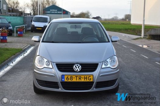 Volkswagen Polo - 1.2 Optive *Keurige auto *Airco *Trekhaak - 1