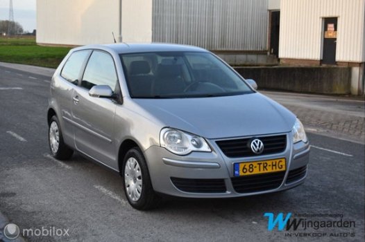 Volkswagen Polo - 1.2 Optive *Keurige auto *Airco *Trekhaak - 1