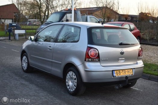 Volkswagen Polo - 1.2 Optive *Keurige auto *Airco *Trekhaak - 1